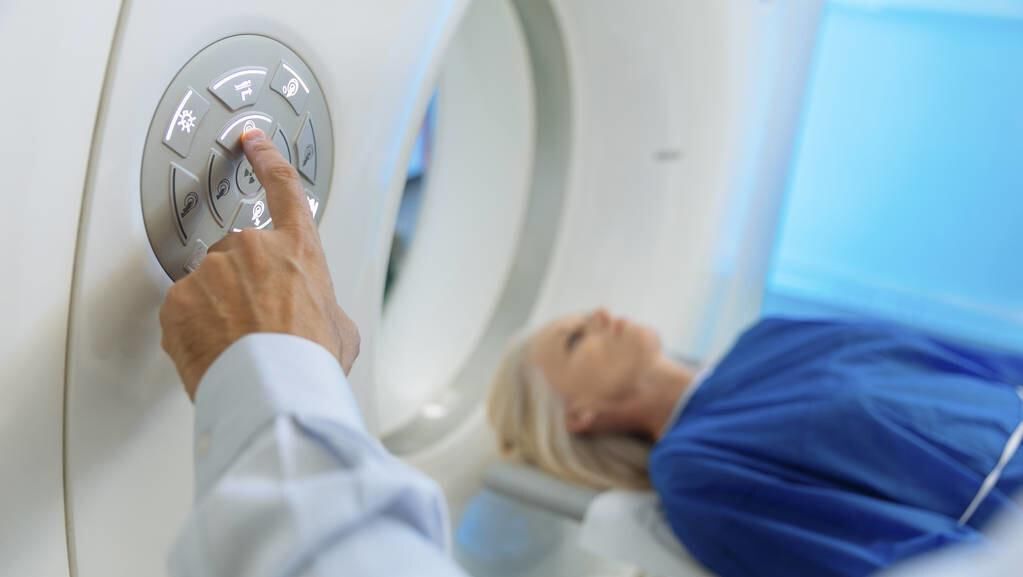 非小细胞肺癌|肺癌脑转移只能活6个月,但这位老人已活过5年,他是怎么做到的