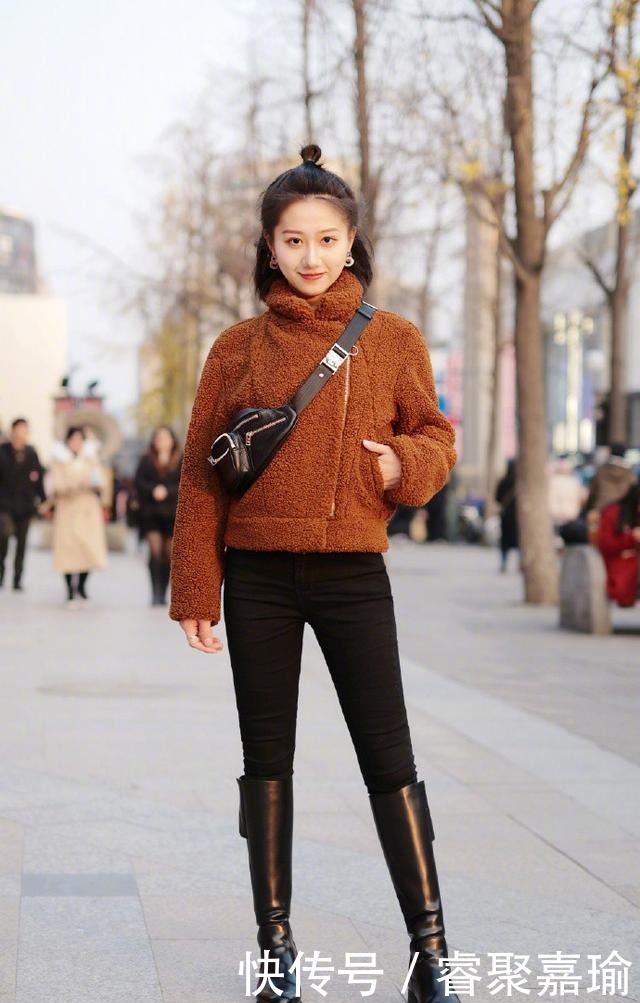 时髦|今年不流行穿大衣了,这才是冬季正确打开方式,保暖时髦还显气质