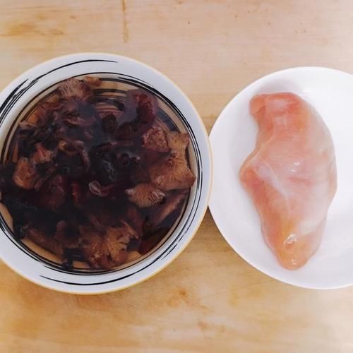  全家|自制红烧鸡块，堪称简易版的小鸡炖蘑菇，味道很好，全家都爱吃