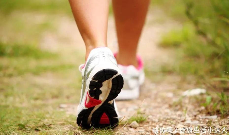 不吃早餐|晨起有4个坏习惯,毁肝没商量,身体4处有异常,最好去检查一下