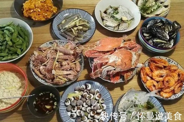 大姨一家人都不吃肉,一个月伙食费却两千多,饭菜上桌我明白了