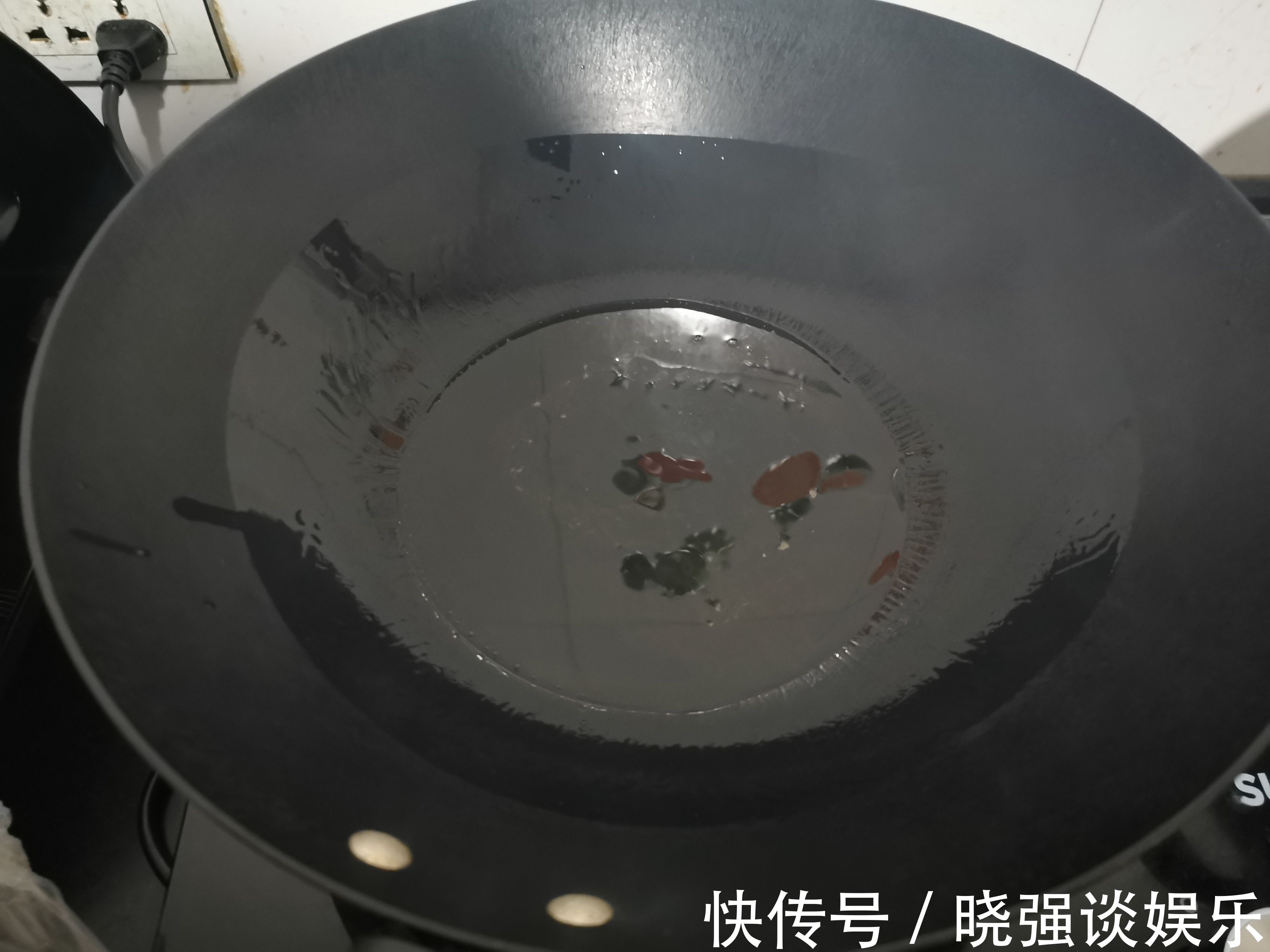 去饭店吃饭,这菜一定要少点,厨师透露他们一个月最多吃1次