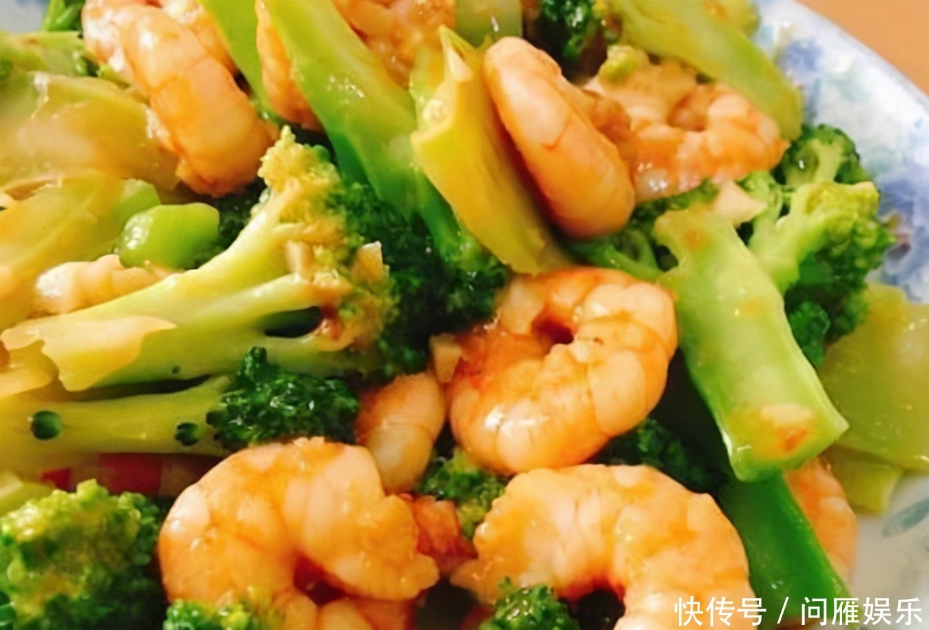 女性到了中年,适合吃三种美食,排毒护肤,抗