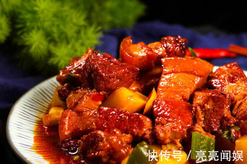 这2味是肉腥味的“死对头”，炖肉时放1颗，肉越炖越香，越炖越烂