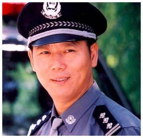 演员请就位|演戏无人问津,拍戏亏了几千万,靠着怼郭敬明,李诚儒改变了结局