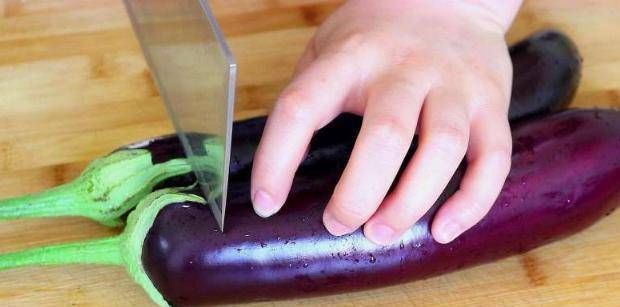 鲜嫩|做蒸茄子,直接上锅蒸就错了,多加这1步,茄子不发黑更鲜嫩