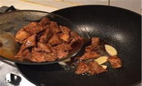 调料|炖牛肉时,切忌别放这2种调料,放了就等于毁牛肉,很多人都不懂