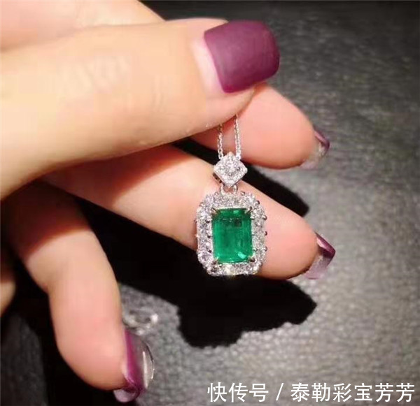 首饰 祖母绿首饰适不适合日常佩戴?