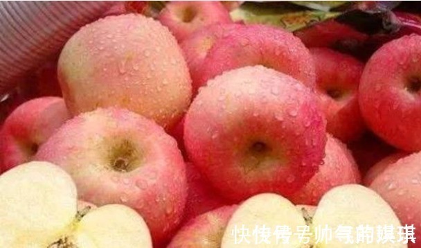 营养专家|晚上吃苹果等于“吃毒”晚上能不能吃苹果营养专家给出答案