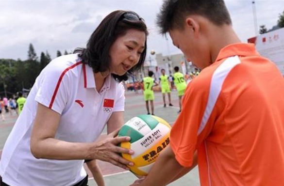 清華博士|還記得中國女排唯一的5冠王嗎？如今身價上億，女兒是清華博士