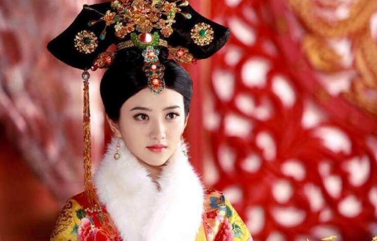 留下|她是孝庄亲侄女,进宫就封皇后,却挺着大肚被废,留下一百年谜团