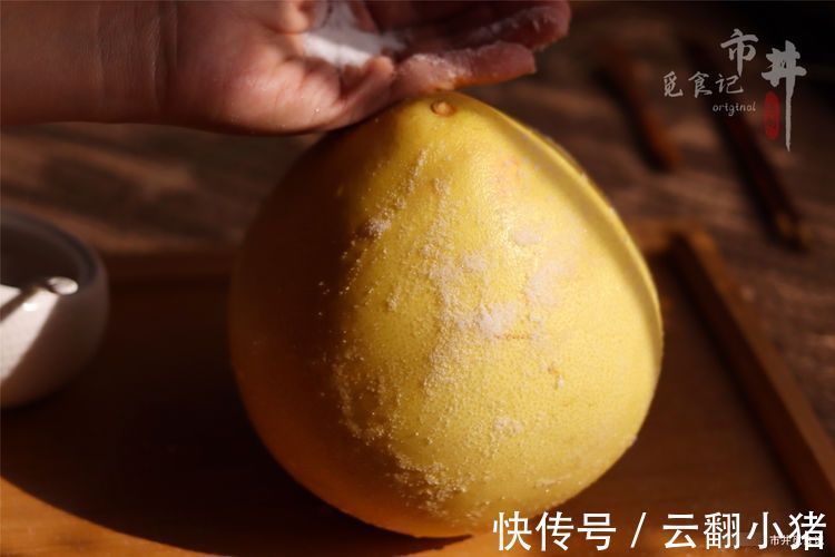 柚子浑身都是宝,剥下的皮比果肉还宝贵,当垃圾扔掉就可惜了