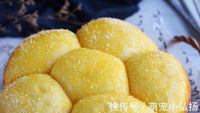 面粉不用清水和面，搭配上一盒牛奶，不用烤箱做出来比面包还好吃