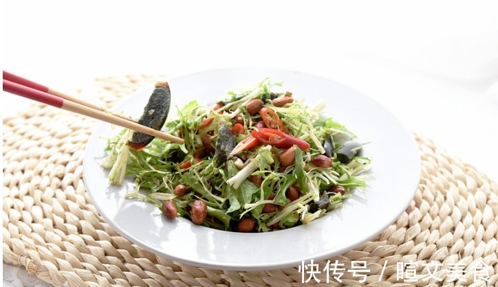 皮蛋|2元一斤的“天然下火菜”，夏天遇到要多吃，5分钟轻松搞定