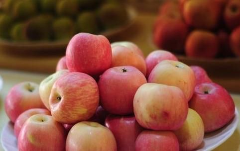 苹果|苹果同它一起煮,每天一碗,不失眠了,小肚子不鼓了,身材更苗条