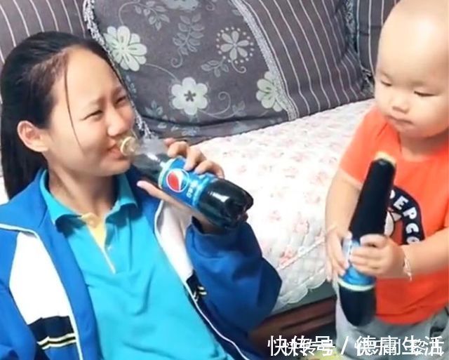 弟弟|14岁姐姐欺负1岁弟弟爆火,网友反手就是一个赞:中国好姐姐