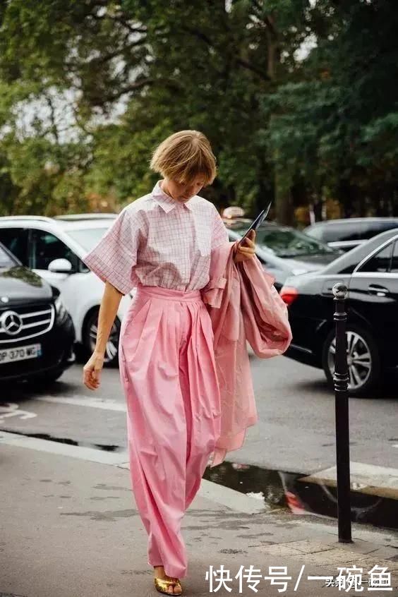 春风十里，不如穿衬衫的你！开春时髦单品我第一个选它