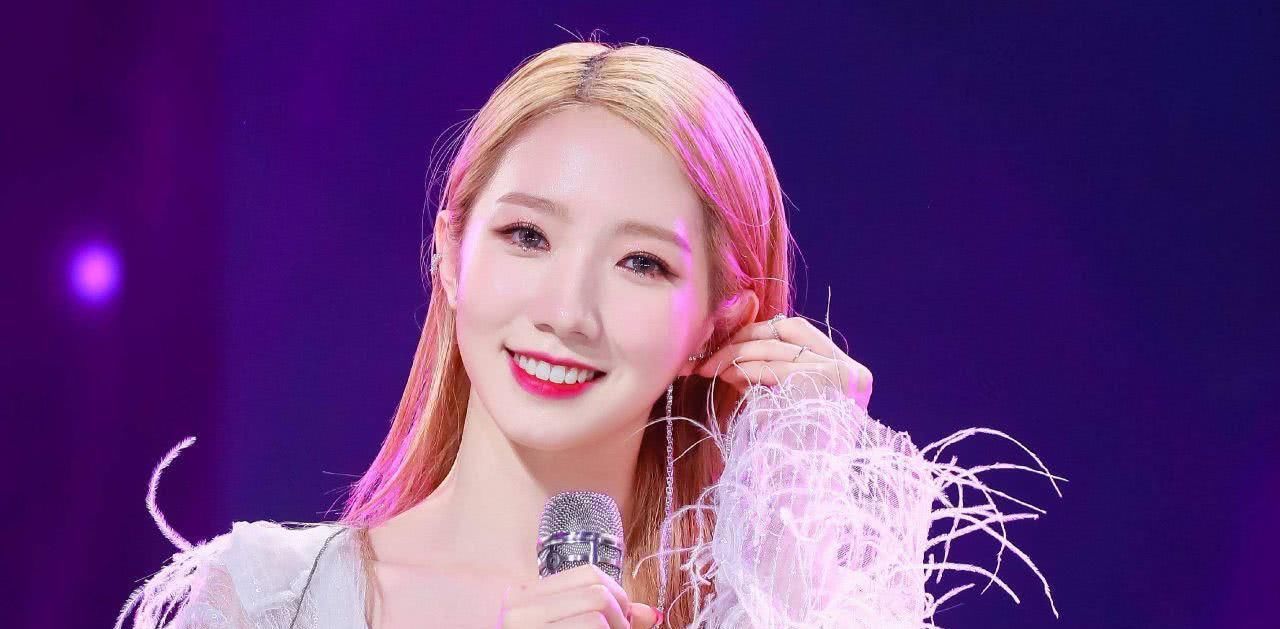 周传雄惊现《天赐的声音》舞台，孟美岐当“导师”引发热议