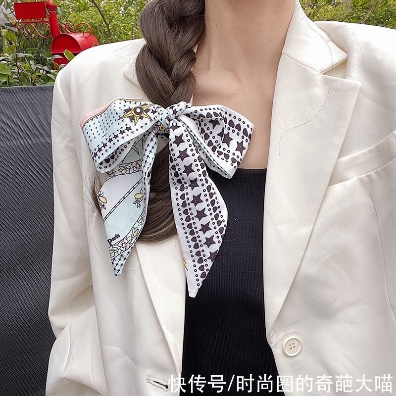 奥黛丽赫本|丝巾你还围出大妈味道？学会这小巧思，胜过你买一百件土气新衣