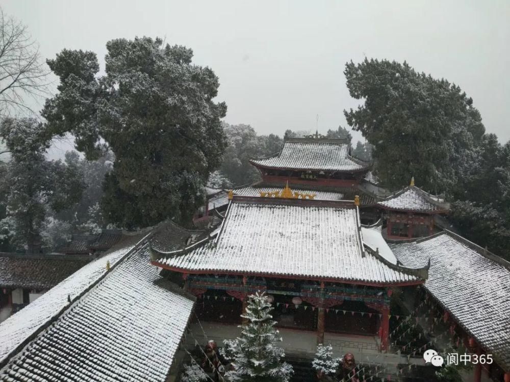 妙高镇金城山雪景图