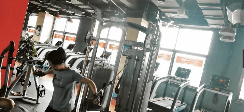 线条|五个胸部动作，帮你改善驼背，让胸型更为饱满，上半身更有线条