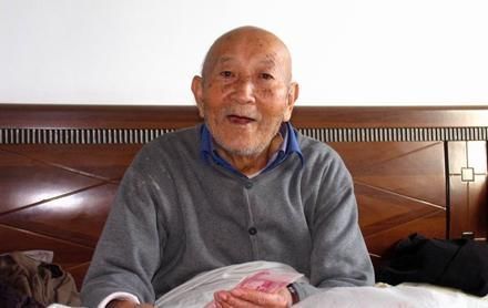 寿命长的人,晚餐常有3个好习惯,若你都有,恭喜你很健康