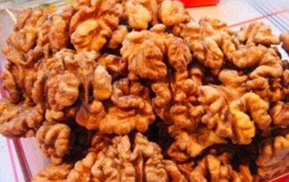 不饱和脂肪酸|经常吃核桃等于吃油?营养师:不管好坏,2类人一口都不要多吃