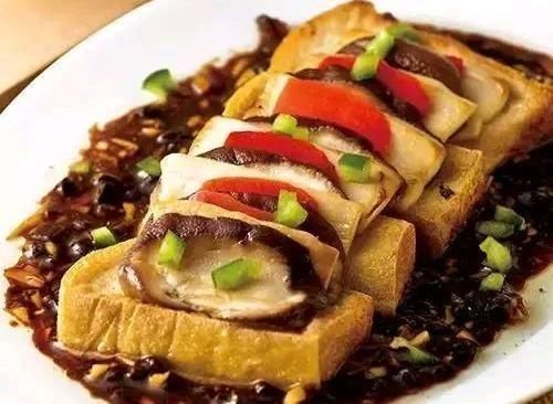 美食|精选美食虾米卷心菜、肉末烩豆腐、胡萝卜鸡蛋饼、豆鼓蒸杏鲍菇