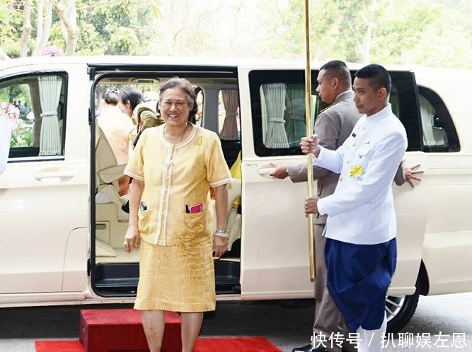 诗琳通公主太接地气,衣着朴素很像中国大婶,亲民作风让人敬佩