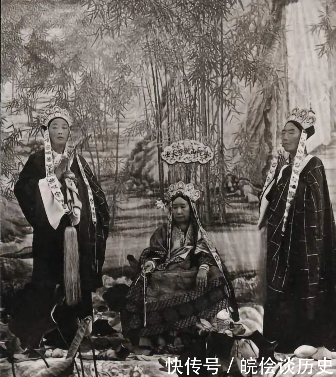 清奇|清末老照片,官员奴相十足,离宫太监骨骼清奇,图八僧人慈眉善目