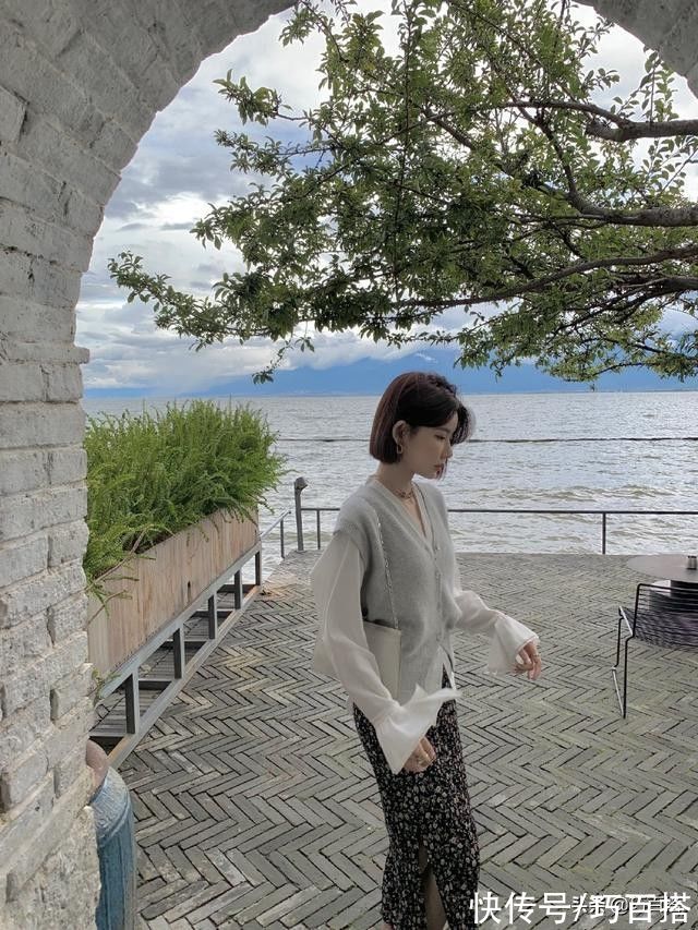 更上一层楼|小姐姐们注意了！秋天不穿开叉裙，真的会白白浪费一个好季节