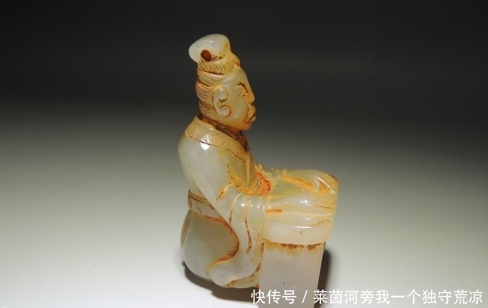 挖到|村民锄地时挖到一“姜状石头”,洗干净后卖出10万元