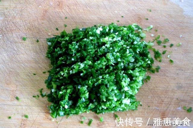 搅拌均匀|夏天，老公就馋这饺子，一个口一个，连吃40个，比三鲜的还好吃
