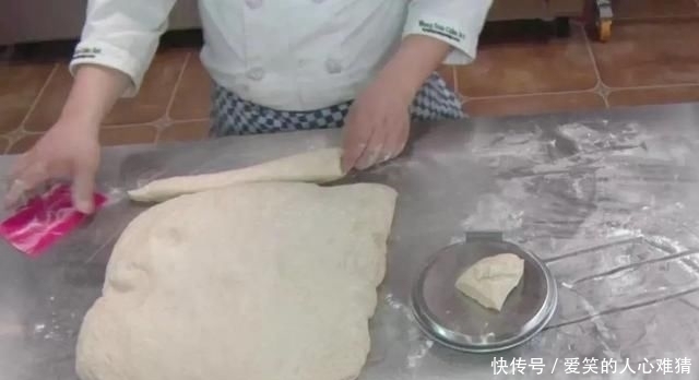 土豆培根面包主食,蔬菜、蛋白质都有了,营养一次帮你搞定