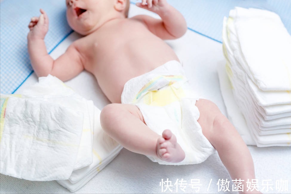 婴儿|婴儿拉完臭臭后,用水洗还是用湿巾擦?踩过坑的妈妈才知道的做法