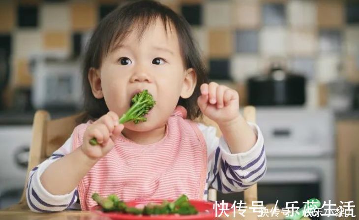 喂养|一岁孩子喂养有讲究,宝妈做好“5件事”,孩子成长不耽误