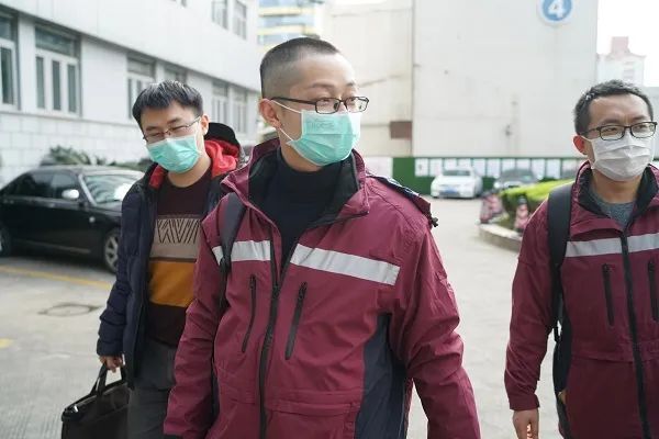 流调|9个打篮球的都不认识，怎么排查？