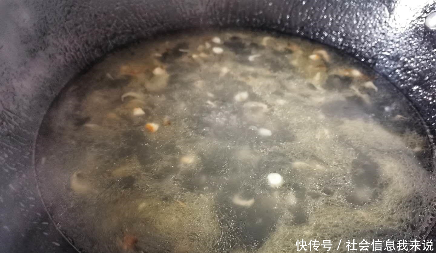 食材|简单的食材,简单的做法,常常是最养生的吃法,分享简易的茼蒿汤