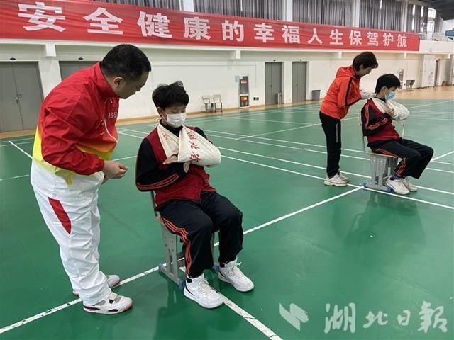 教育|武汉中小学师生救护技能“大比武”