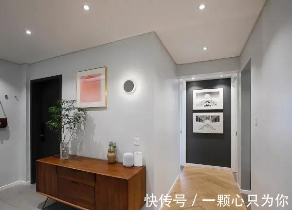 露台|140平简约风三居室，封闭露台扩大客厅休闲工作两不误