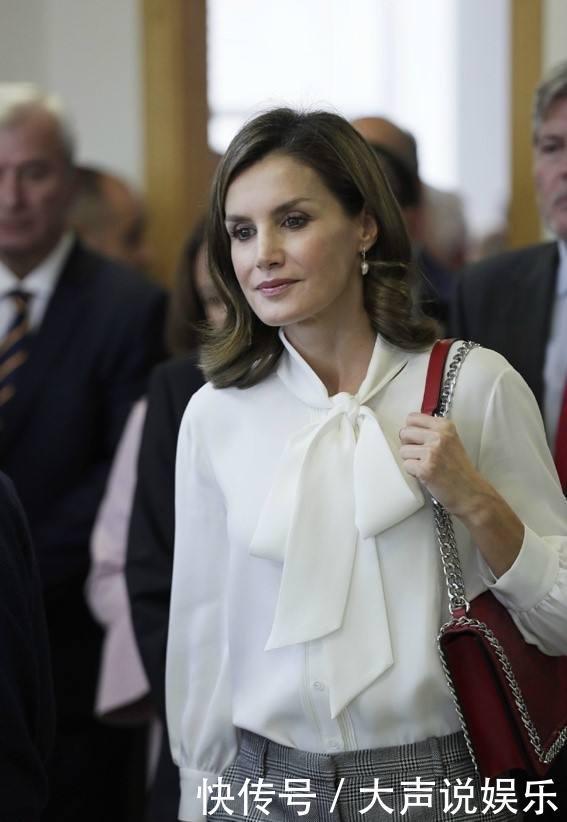 搭火|西班牙王后的早秋穿搭火了,学她这样穿,高级优雅还显瘦