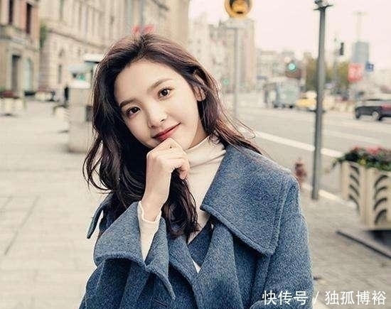 格子|发现:焦糖色早过时,现主流森系大衣+赫本裙,保暖清新巨减龄