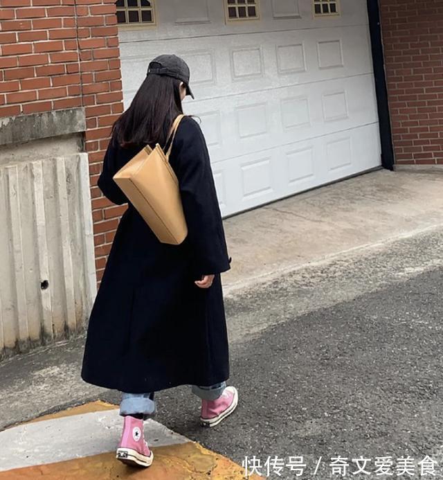 小西装 初春来一双“匡威鞋”,适合多种场合和风格,诠释简约美