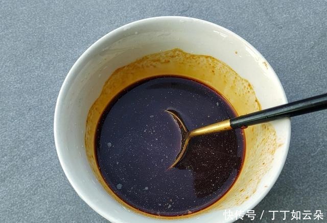 人说|京酱肉丝最家常好吃的做法,用料普通,做法简单,口感嫩滑