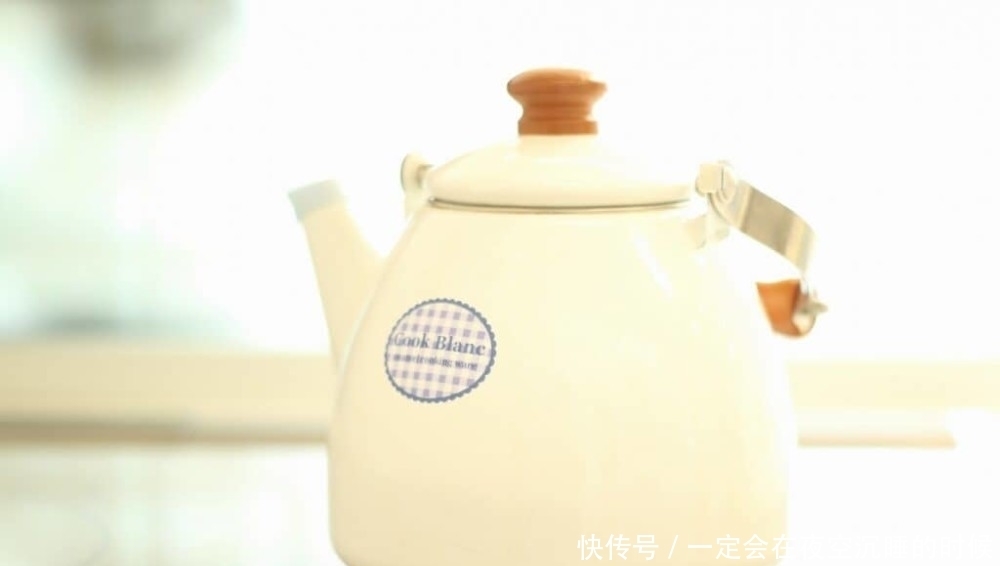 宝妈|新生儿要不要喝水，哪种水比较适合婴儿喝？这些小事宝妈要早知