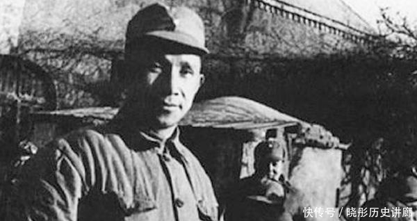 军长|粟裕向陈毅敬礼说:军长,我来迟了,陈毅:军事上主要由你考虑