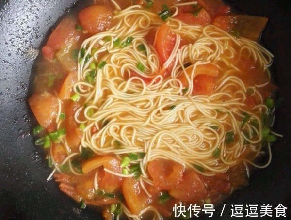 4位阿姨来应聘,一人做一碗面,最后一位,果断撵走!