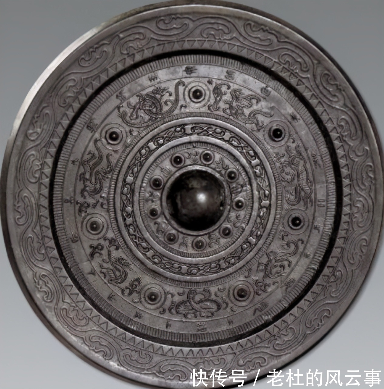博物馆展览铜镜,为何只展示背面原来还有这样的意思