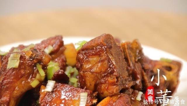 红烧排骨,很多人都做错了,小董教你秘制做法,简单又好吃