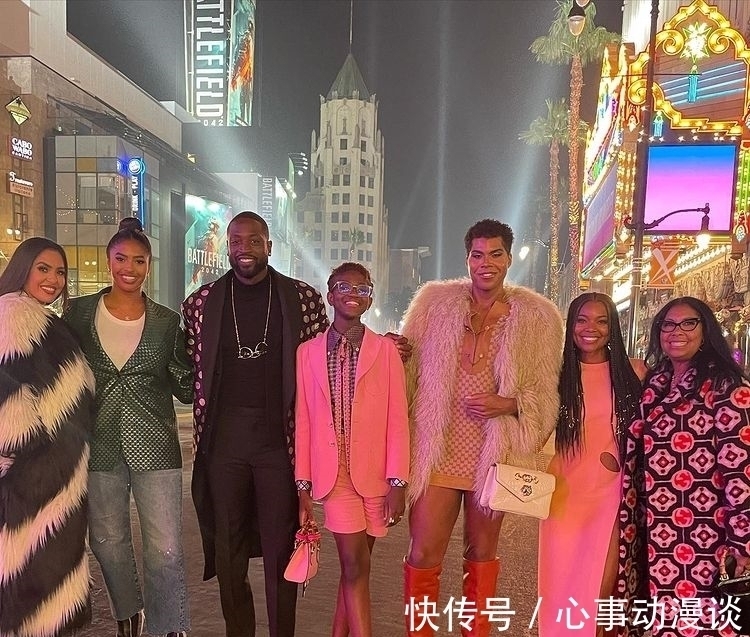 娜塔|科比大女儿成为时尚咖,与韦德和EJ同场交流,一起走好莱坞大道